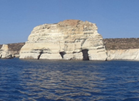 Vacanza crociera in barca a vela nell'isola greca di Milos